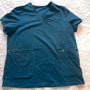 FIGS Women’s Caribbean Blue Accra Feather Fabric Trim Scrub Top; Size L